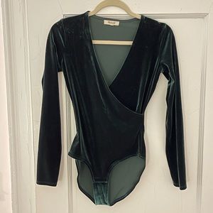 Madewell Velvet Wrap Bodysuit in Emerald green size XS